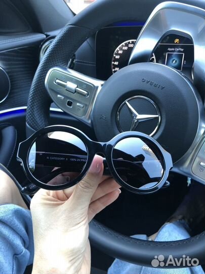 Очки солнцезащитные Uterque