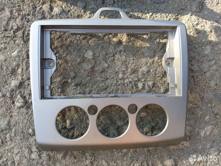 Рамка магнитолы и кондиционера ford focus 2