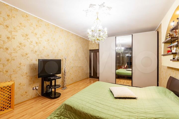 4-к. квартира, 132 м², 3/6 эт.