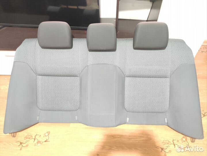 Спинка заднего дивана