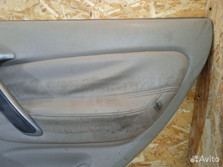 Обшивка двери задняя правая Toyota Rav 4 2.0