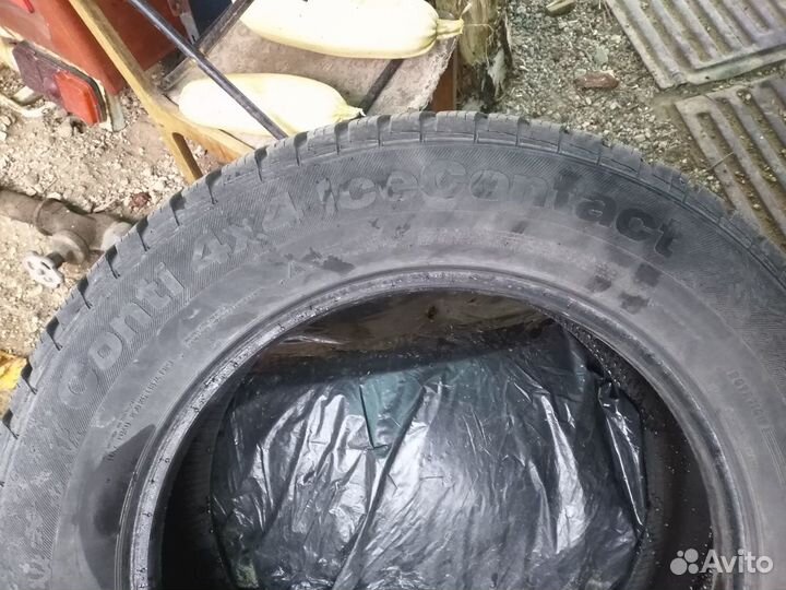 Continental VancoWinter 2 225/65 R17