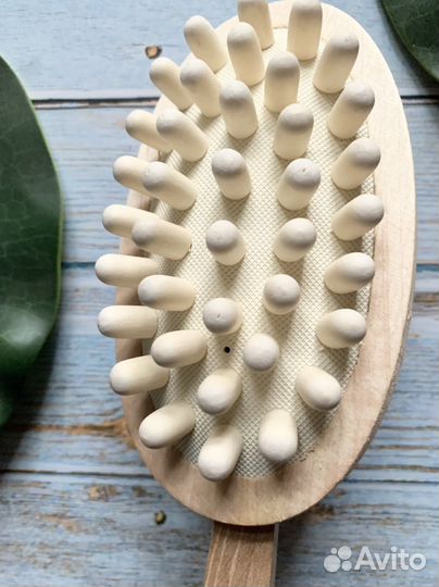 Новая массажная щетка