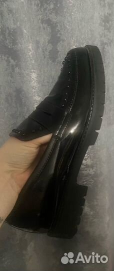 Лоферы женские лакированные