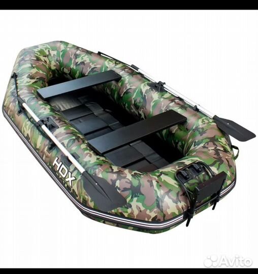 Лодка с двигателем