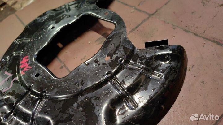 Пыльник кожух суппорта Hyundai Solaris 2 KIA Rio 4