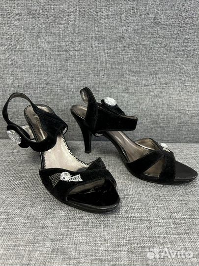 Босоножки женские