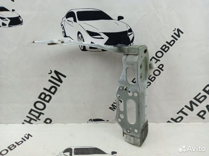 Суппорт фары левый Lexus Is250