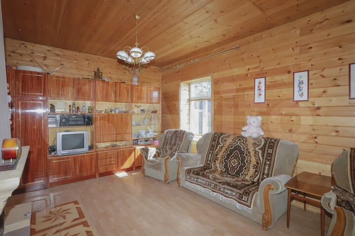 Дом 189,3 м² на участке 7,3 сот.