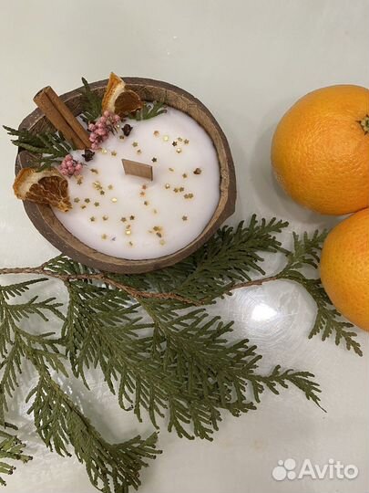 Свечи в кокосе