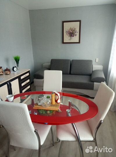 Обеденный стол стеклянный