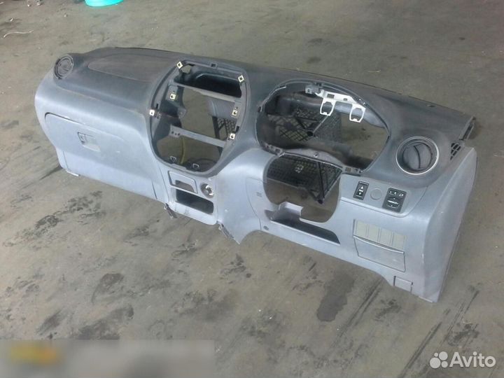 Торпедо Toyota RAV 4 2000-2005