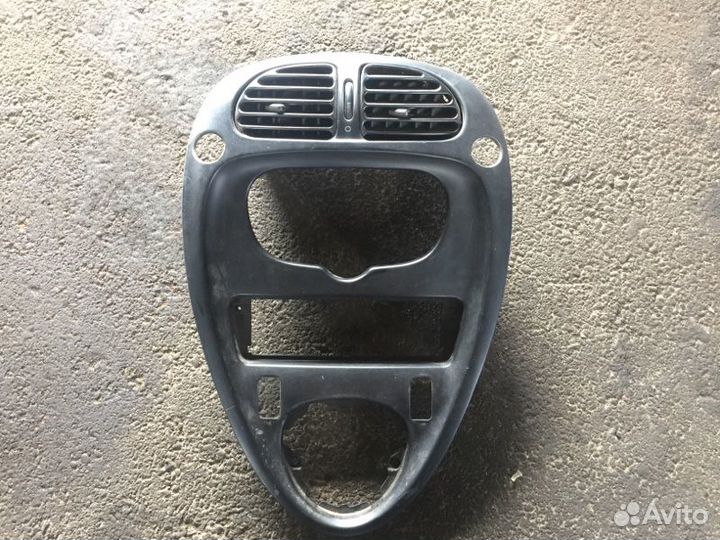 Накладка консоли Citroen Xsara Picasso 1.6 2005
