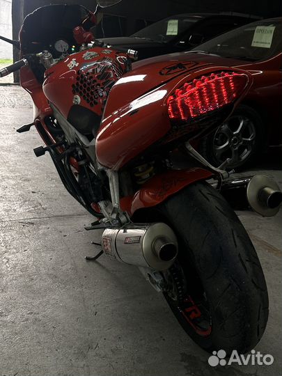 Honda vtr 1000 firestorm