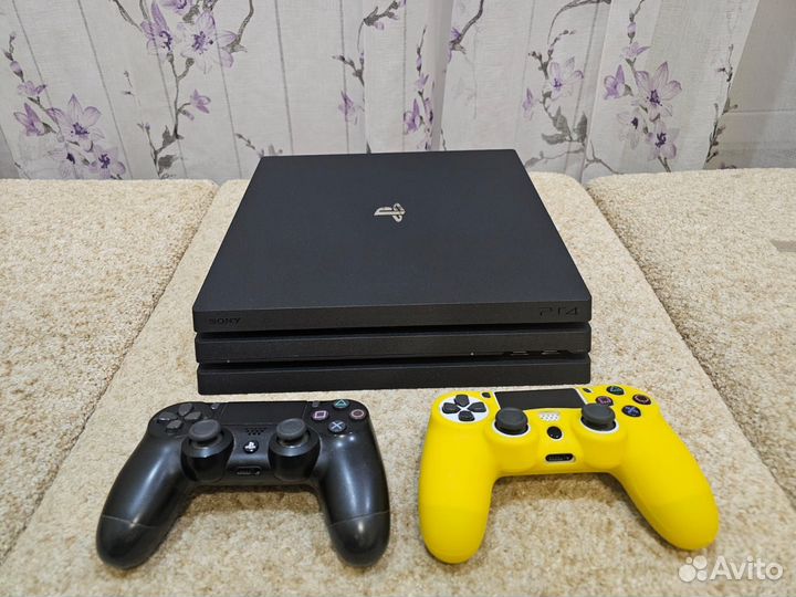 Sony Ps4 PRO - много игр - 2 геимпада