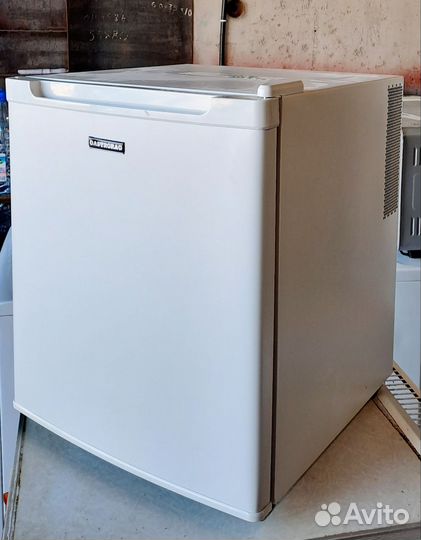 Офисный мини холодильник