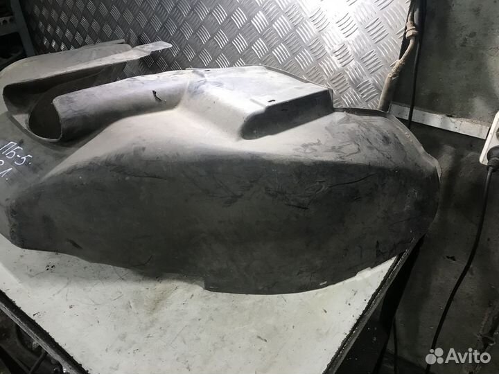 Подкрылок задний левый Volkswagen Passat B5