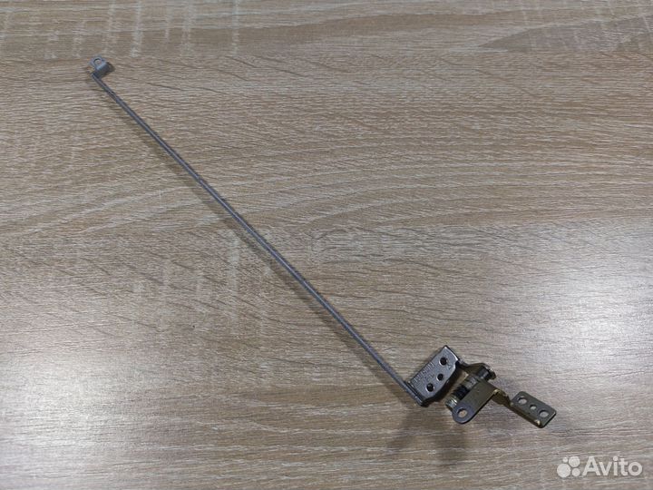 Петля левая Toshiba C650 C655