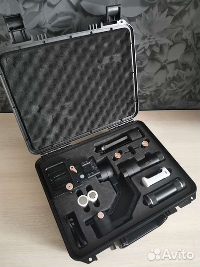 Стабилизатор zhiyun Crane plus