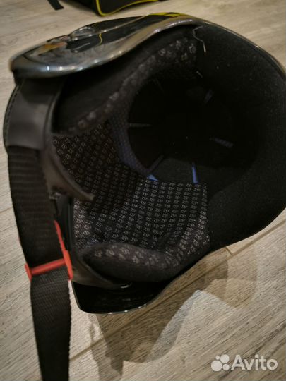 Горнолыжный шлем