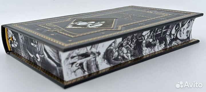 Виктор Гюго. Человек, который смеется. Книга в под