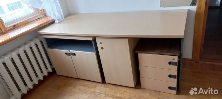 Компьютерный стол