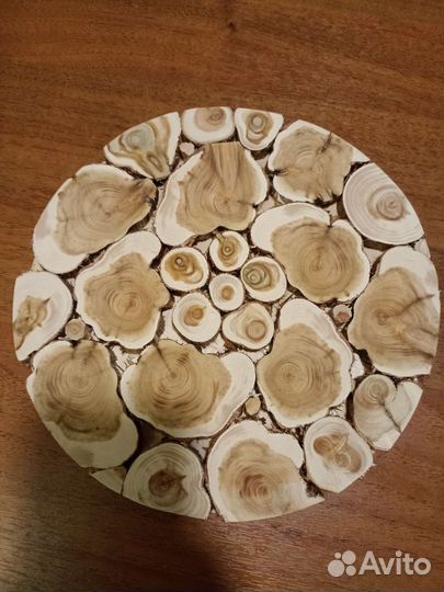 Панно из можжевельника