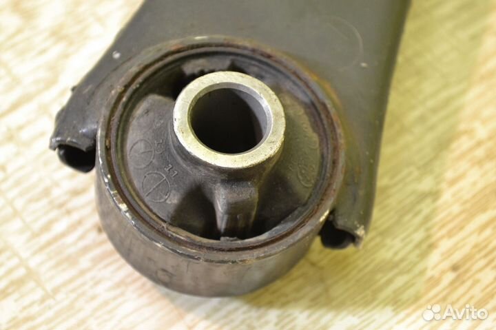 Рычаг передний L R Субару Импреза G12 Legacy B13