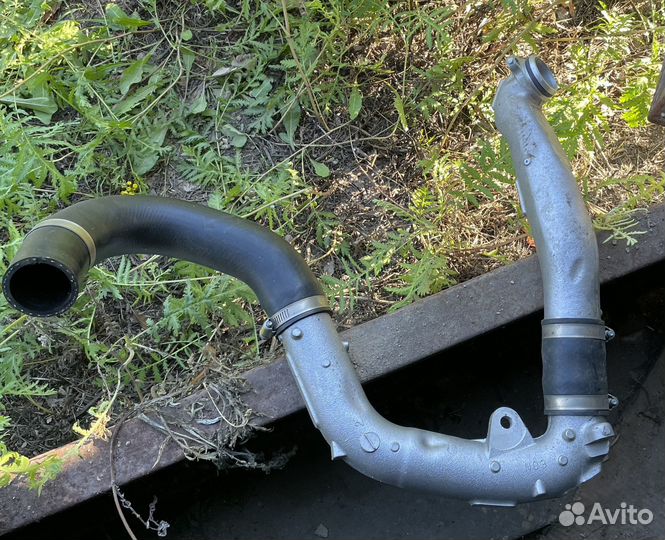 Патрубок интеркулера Toyota Land Cruiser 200