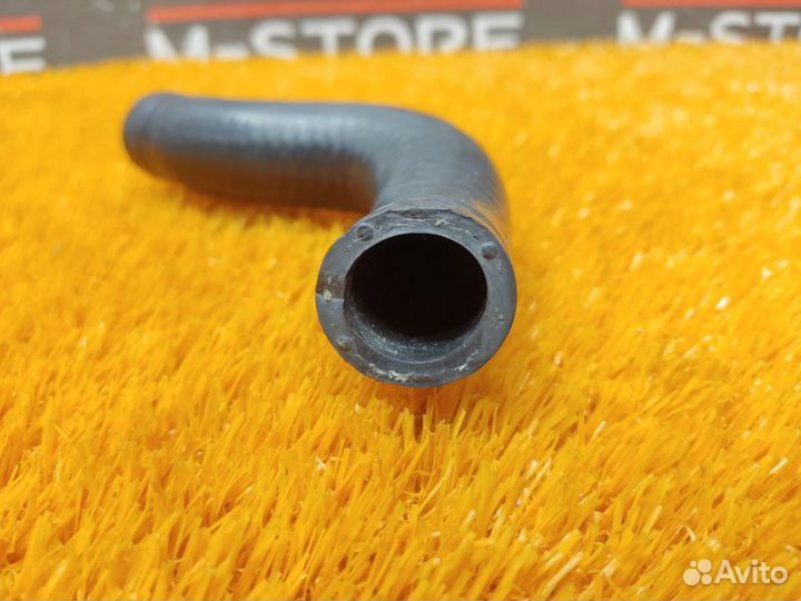 Патрубок системы охлаждения Mercedes-Benz C-Class