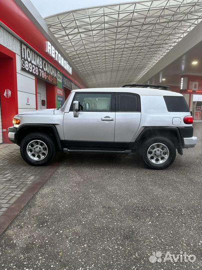Toyota FJ Cruiser 4.0 AT, 2006, 215 000 км