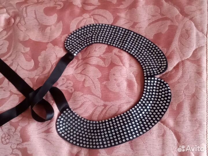 Воротник со стразами новый на девочку