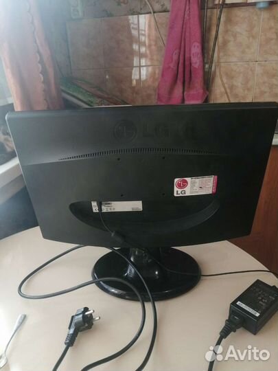 Монитор LG flatron е1943С