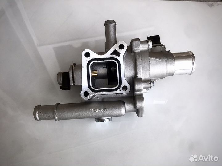 Алюминивый корпус термостата всборе Opel