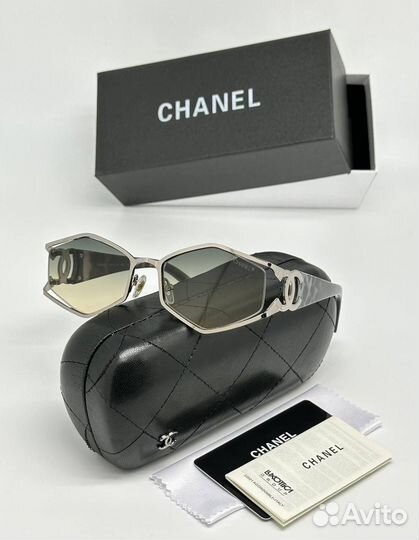 Солнцезащитные очки chanel