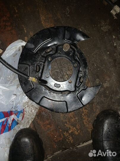 Щиты опорные задние outlander, rallyart