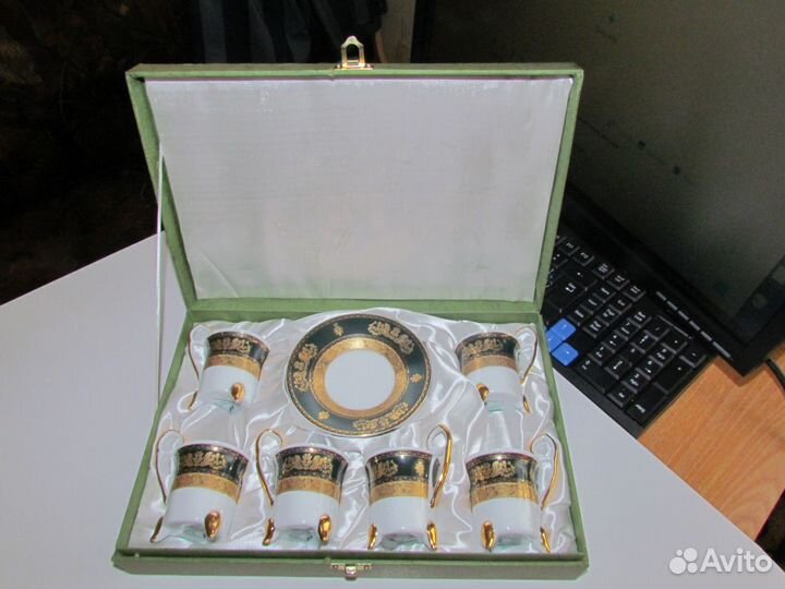 Кофейный сервиз из фарфора компании Delicate