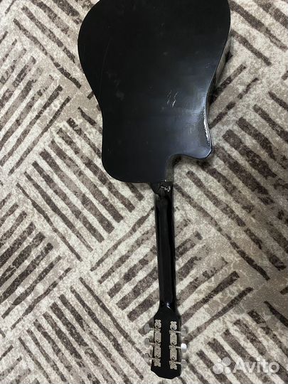 Акустическая гитара