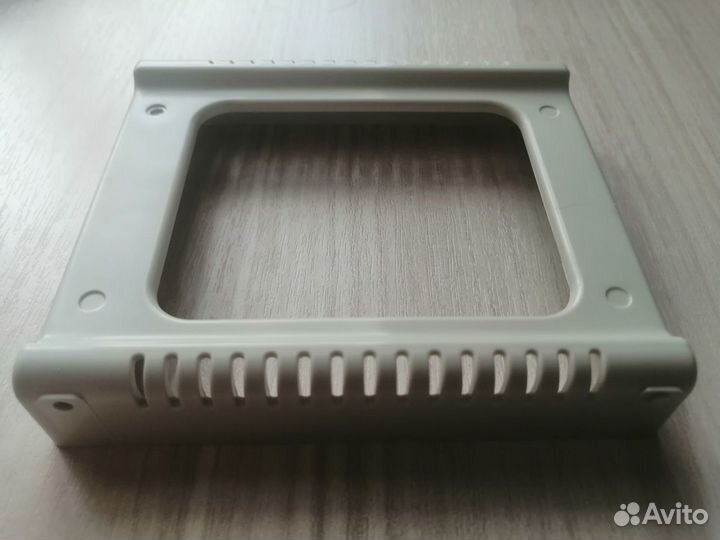 Вставка для салазок Supermicro 05-SC82708-XX00C104