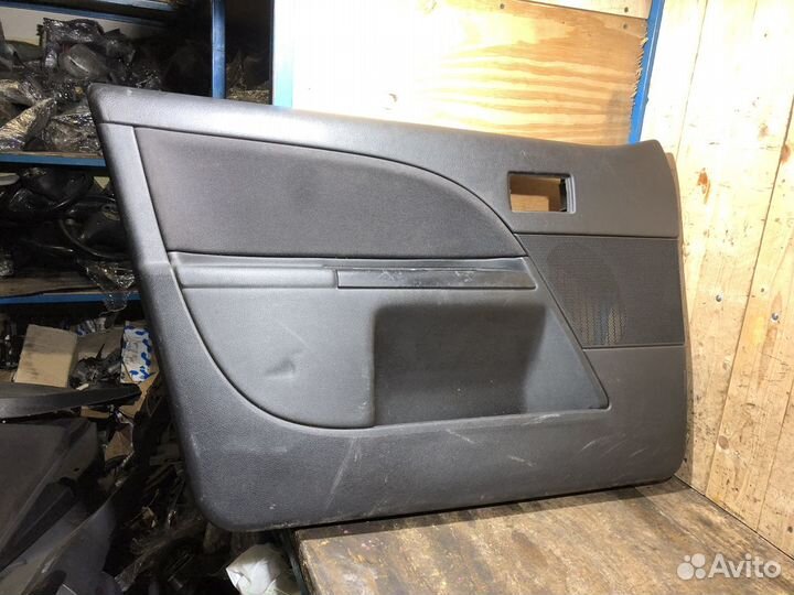 Обшивка передней левой двери Ford Mondeo 3 79011