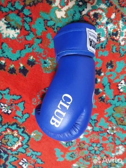 Боксерские перчатки