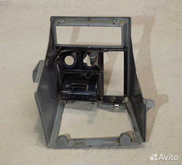 Консоль центральная Kadett E