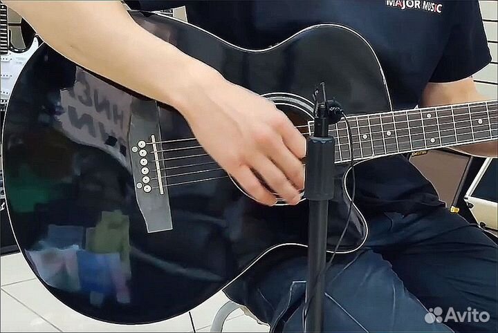 Электроакустическая гитара