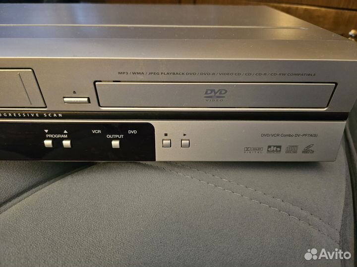 DVD плеер Hitachi DV-PF7A
