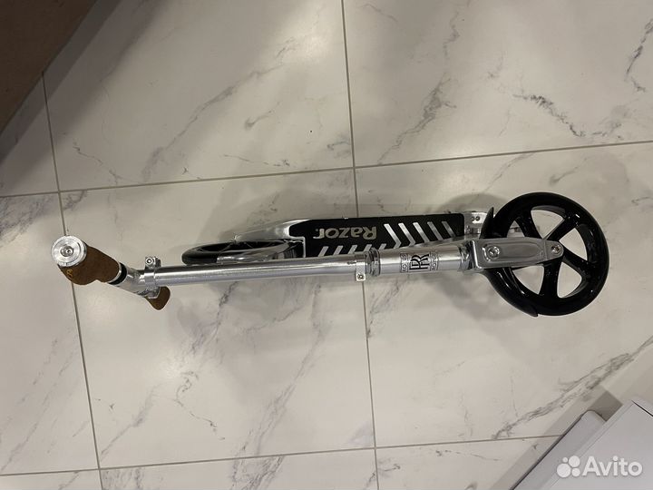 Самокат Razor A5 DLX