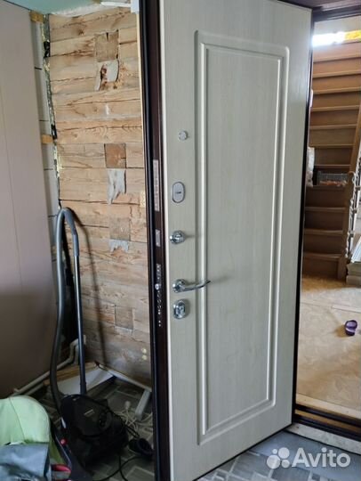 Дверь входная металлическая