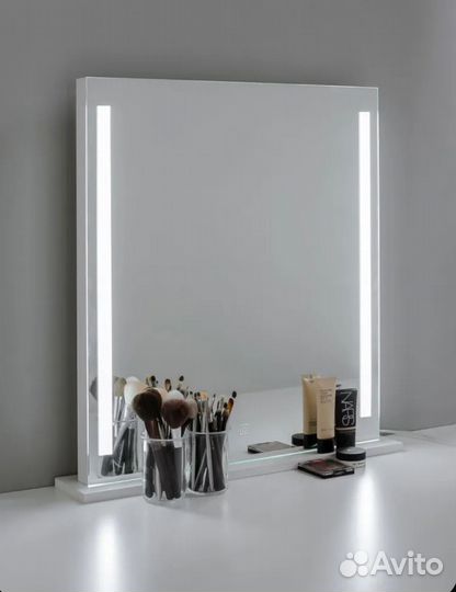 Зеркало для макияжа с подсветкой LED-stripes