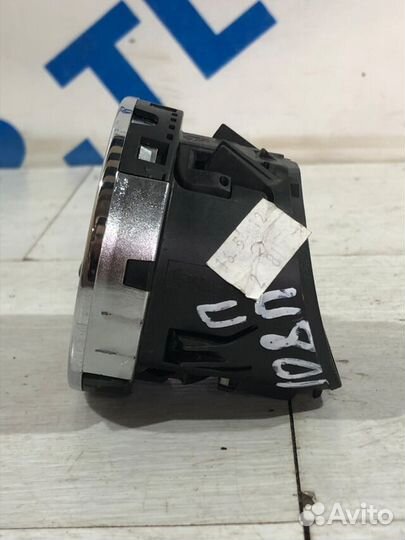 Дефлектор правый peugeot 3008 1.6 ат