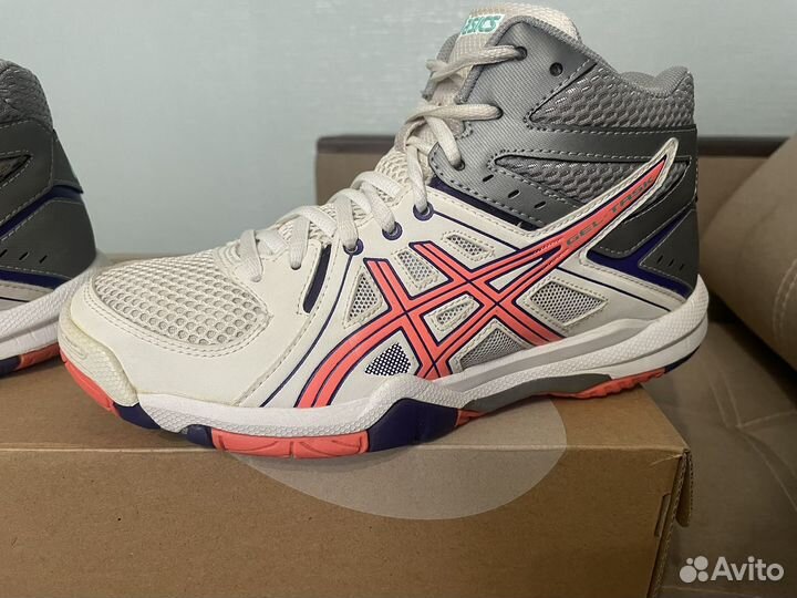 Волейбольные кроссовки Asics GEL-task MT