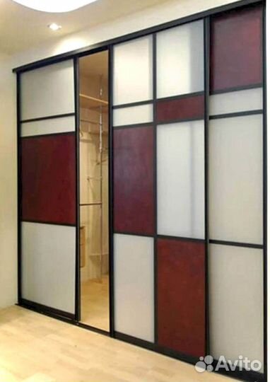 Раздвижная перегородка с матовым стеклом